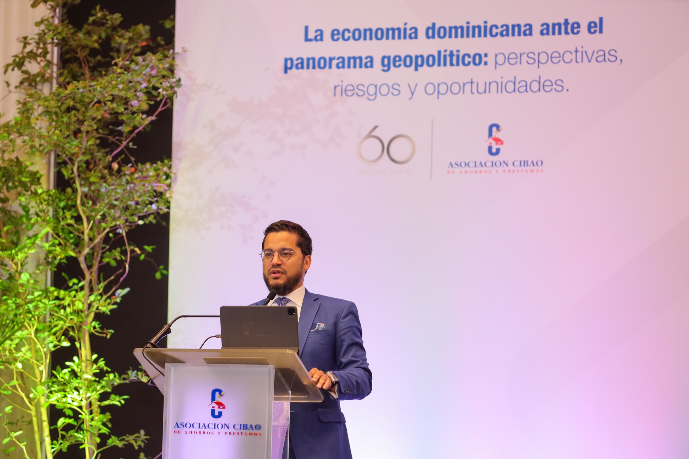 Asociación Cibao realiza conferencia sobre perspectivas económicas ante contexto geopolítico